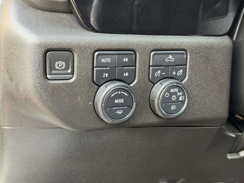 Used 2022 Chevrolet Silverado 1500 RST image 10