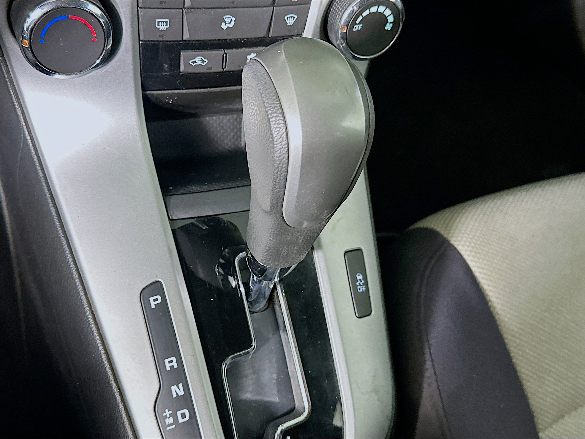 Used 2014 Chevrolet Cruze LS image 23