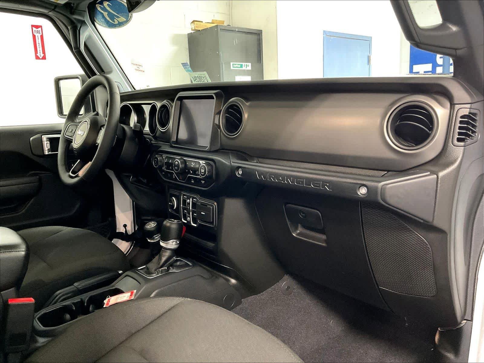 Used 2023 Jeep Wrangler Unlimited w/ Cold Weather Group AWD/4WD image 14