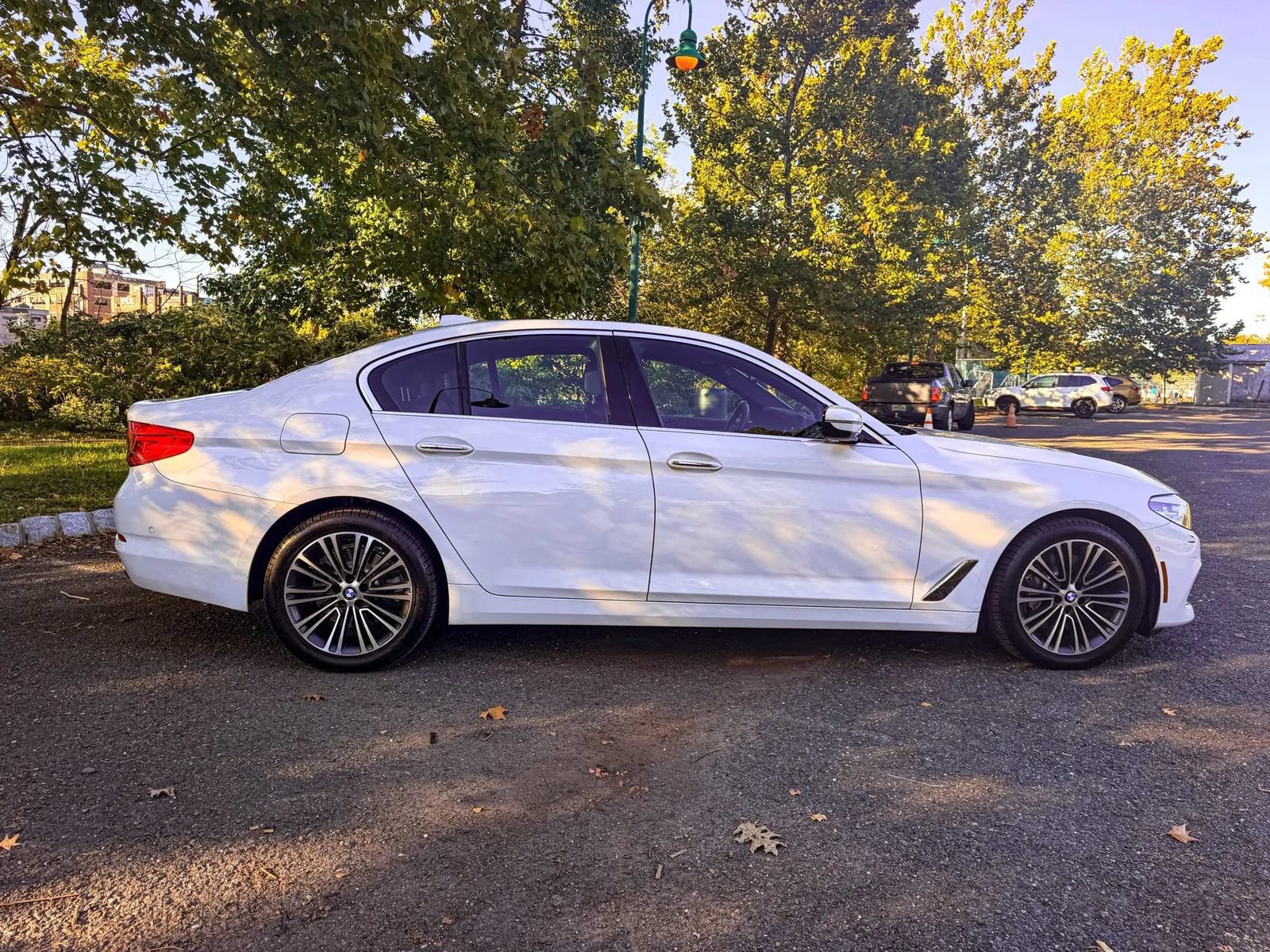 Used 2017 BMW 530i xDrive AWD/4WD image 7