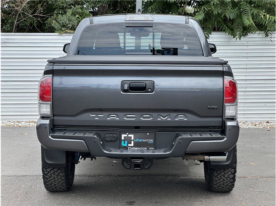 Used 2022 Toyota Tacoma TRD Sport w/ Technology Package AWD/4WD image 11