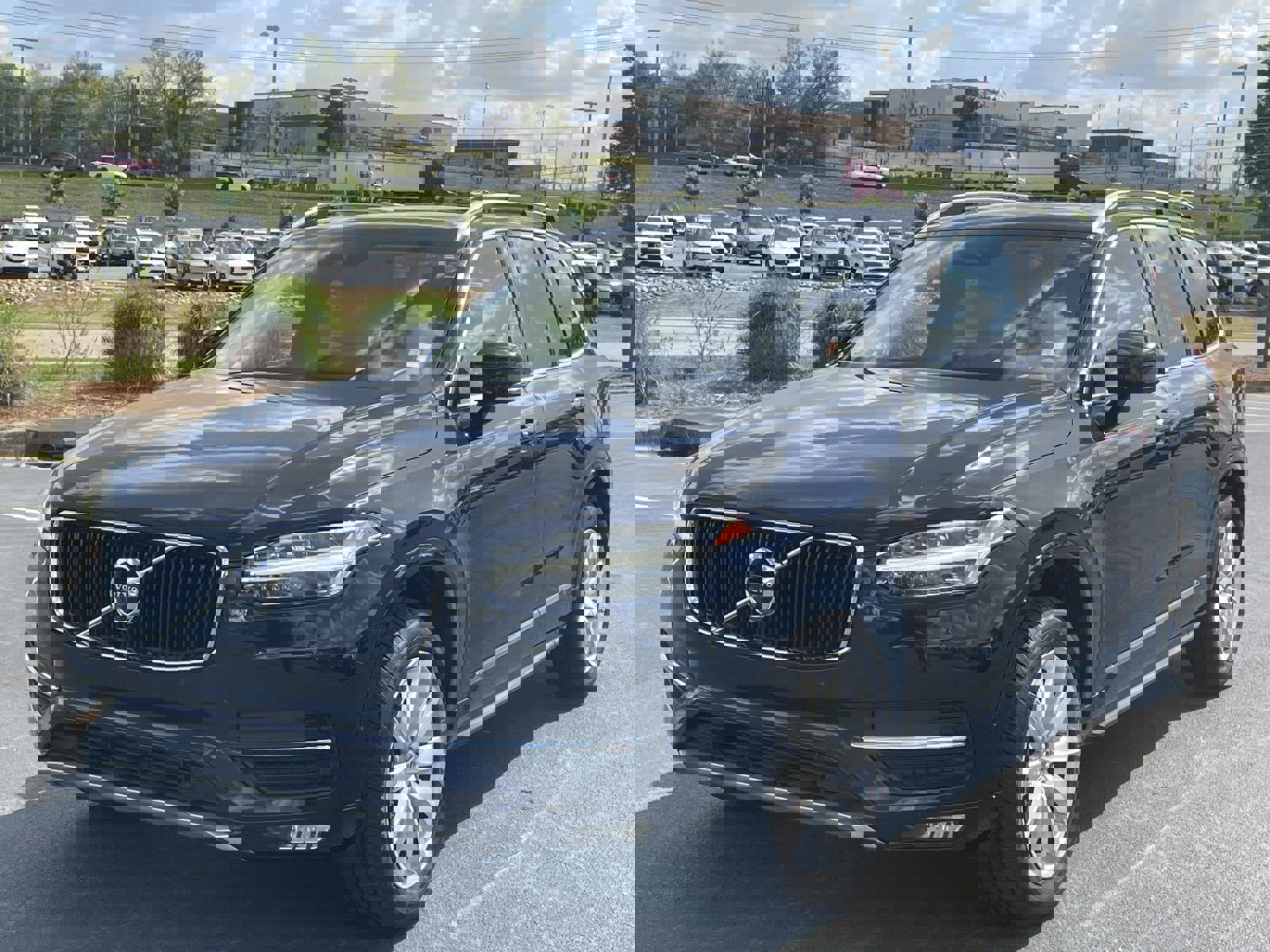 Used 2016 Volvo XC90 T6 Momentum w/ Momentum Plus Package image 4