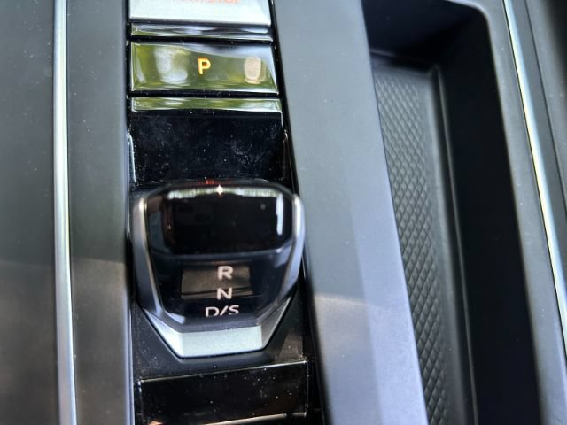 Used 2022 Volkswagen GTI SE FWD image 22