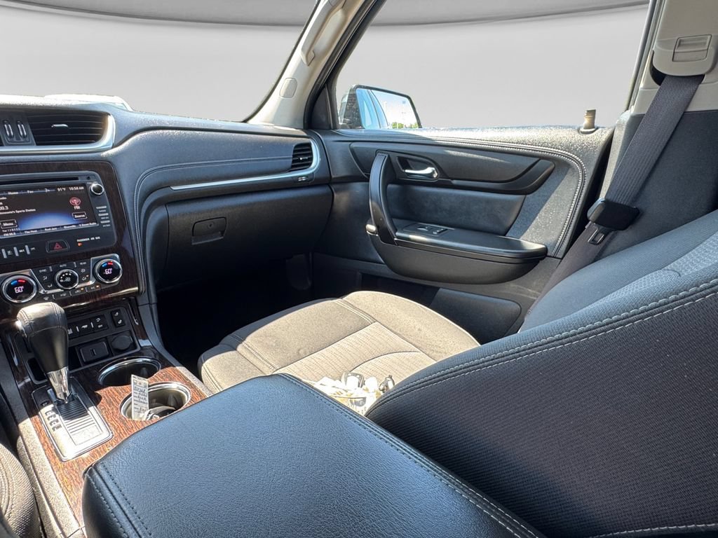 Used 2015 Chevrolet Traverse LT AWD/4WD image 24