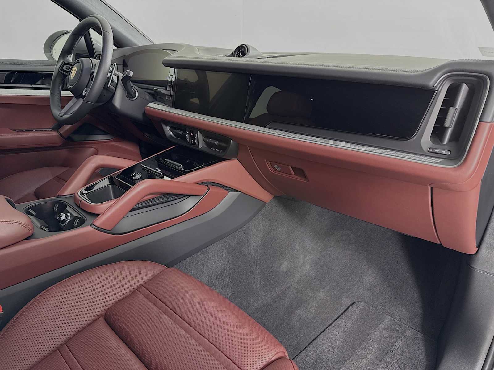 Certified 2025 Porsche Cayenne Coupe AWD/4WD image 29