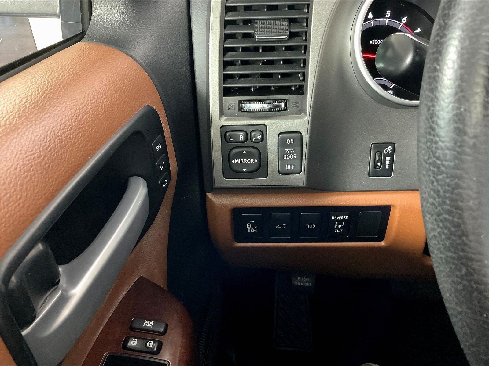 Used 2017 Toyota Sequoia Platinum RWD image 15