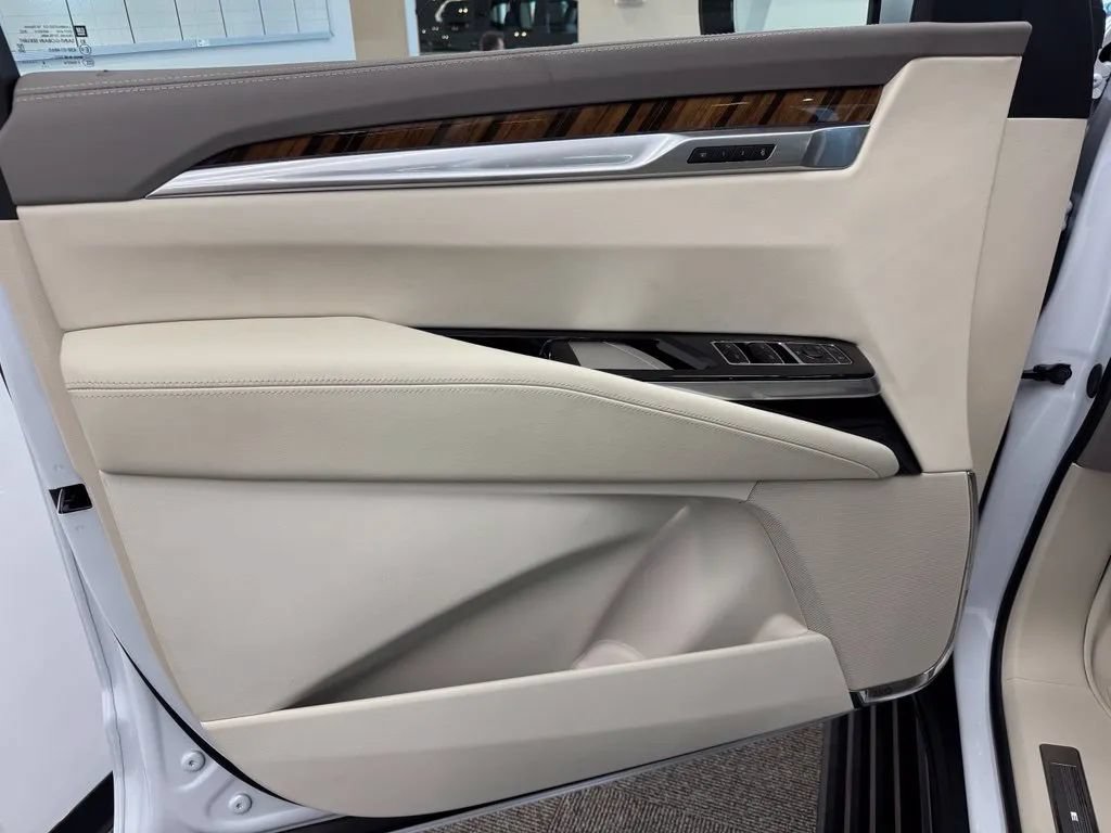 New 2027 Cadillac Escalade Platinum Sport w/ LPO, Floor Liner Package AWD/4WD image 10