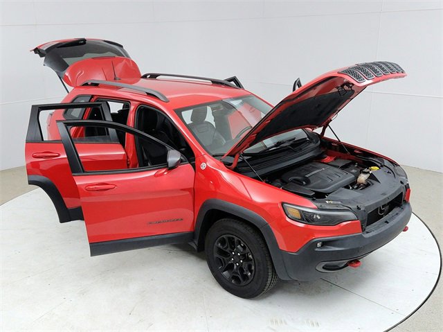 Used 2019 Jeep Cherokee Trailhawk w/ Cold Weather Group image 21