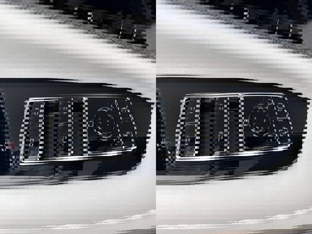 New 2026 Cadillac Optiq Sport 1 image 20