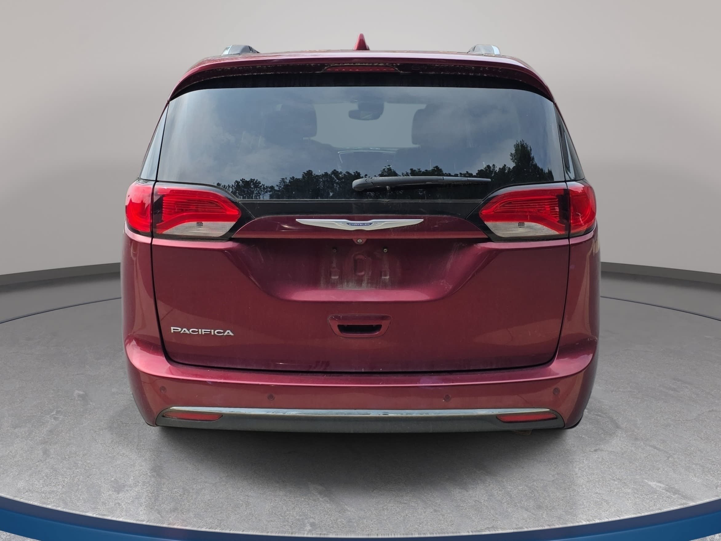 Used 2018 Chrysler Pacifica Touring-L w/ Advanced Safetytec Group FWD image 2