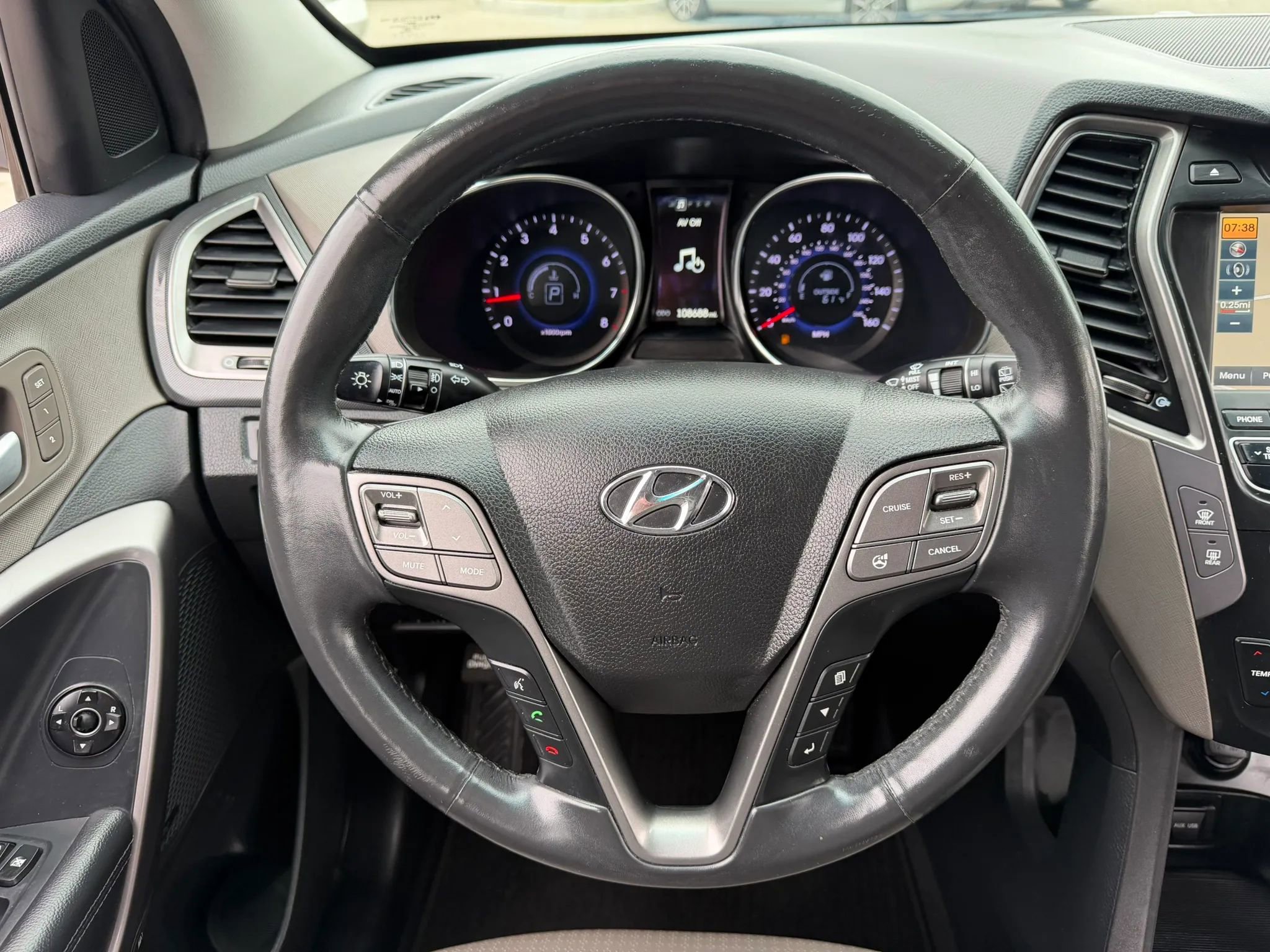 Used 2015 Hyundai Santa Fe Sport 2.0T w/ Option Group 05 FWD image 11
