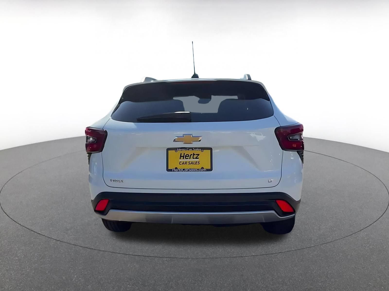 Used 2025 Chevrolet Trax LT w/ LT Convenience Package FWD image 12