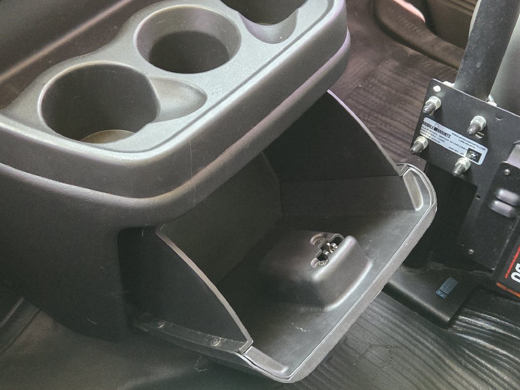 Used 2020 Chevrolet Express 2500 RWD image 21