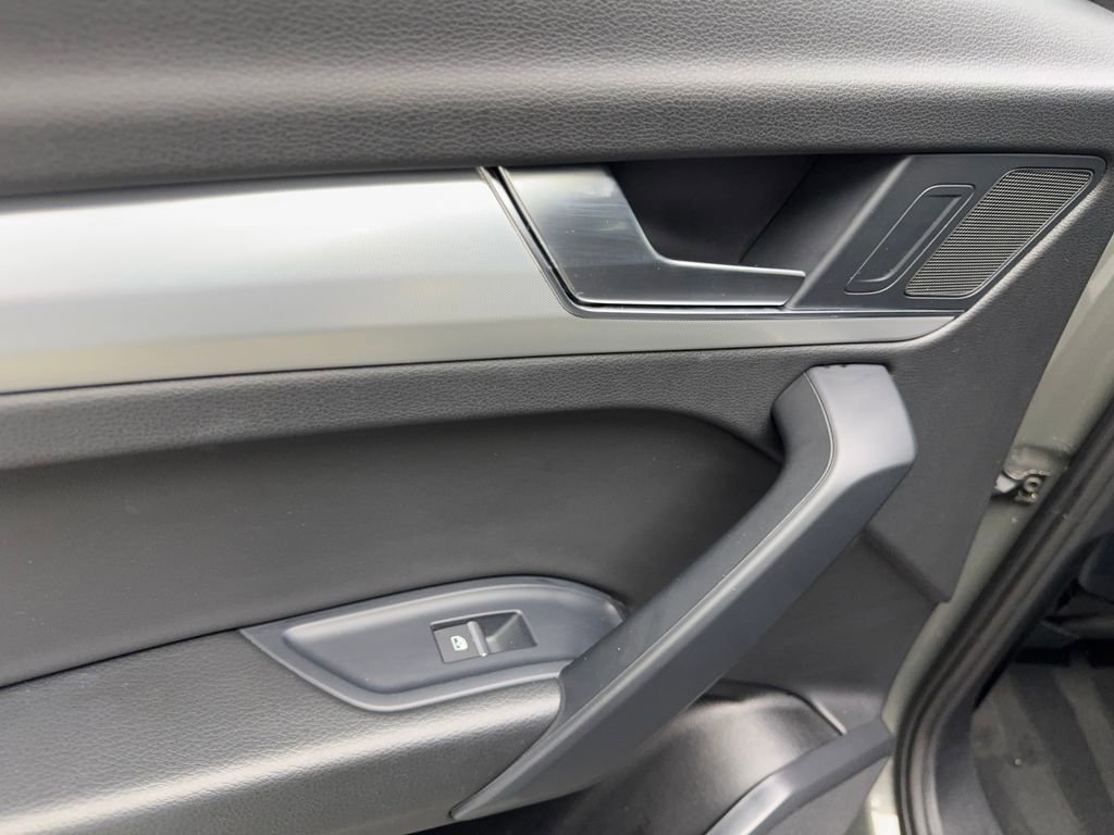 Used 2025 Audi Q5 2.0T Premium image 39