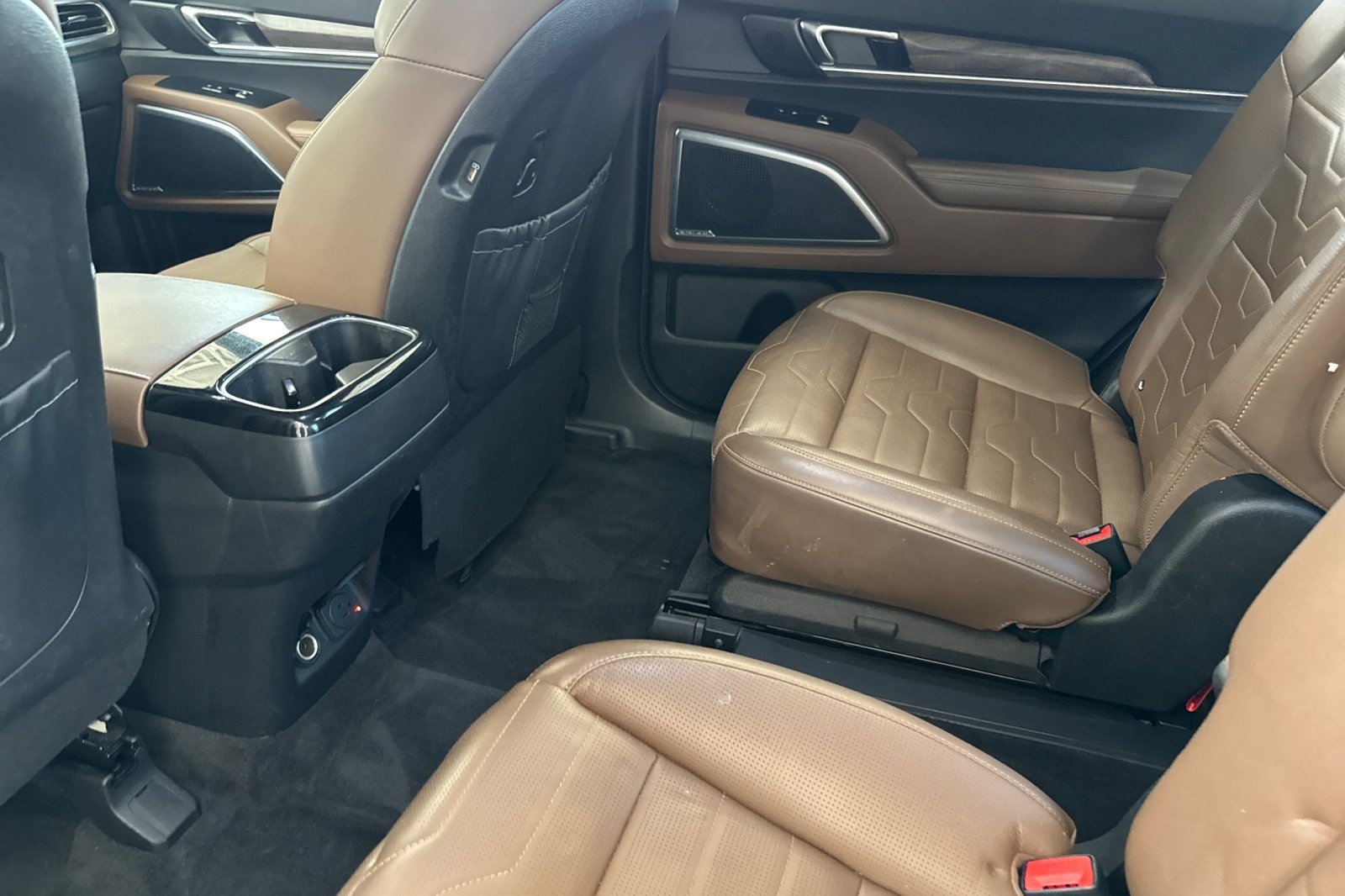 Used 2022 Kia Telluride SX w/ SX Prestige Package AWD/4WD image 15