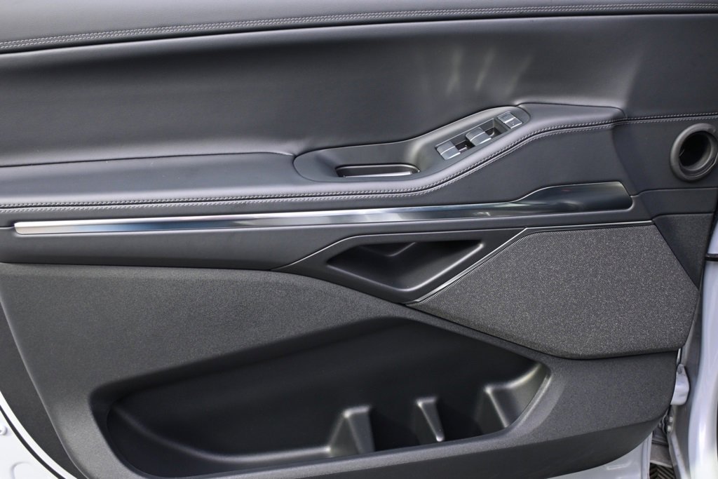 New 2025 Lincoln Navigator Reserve w/ Jet Appearance Package image 23