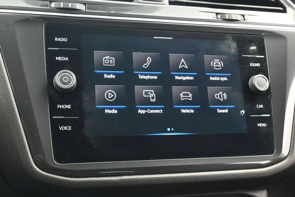 Used 2023 Volkswagen Tiguan SE FWD image 19