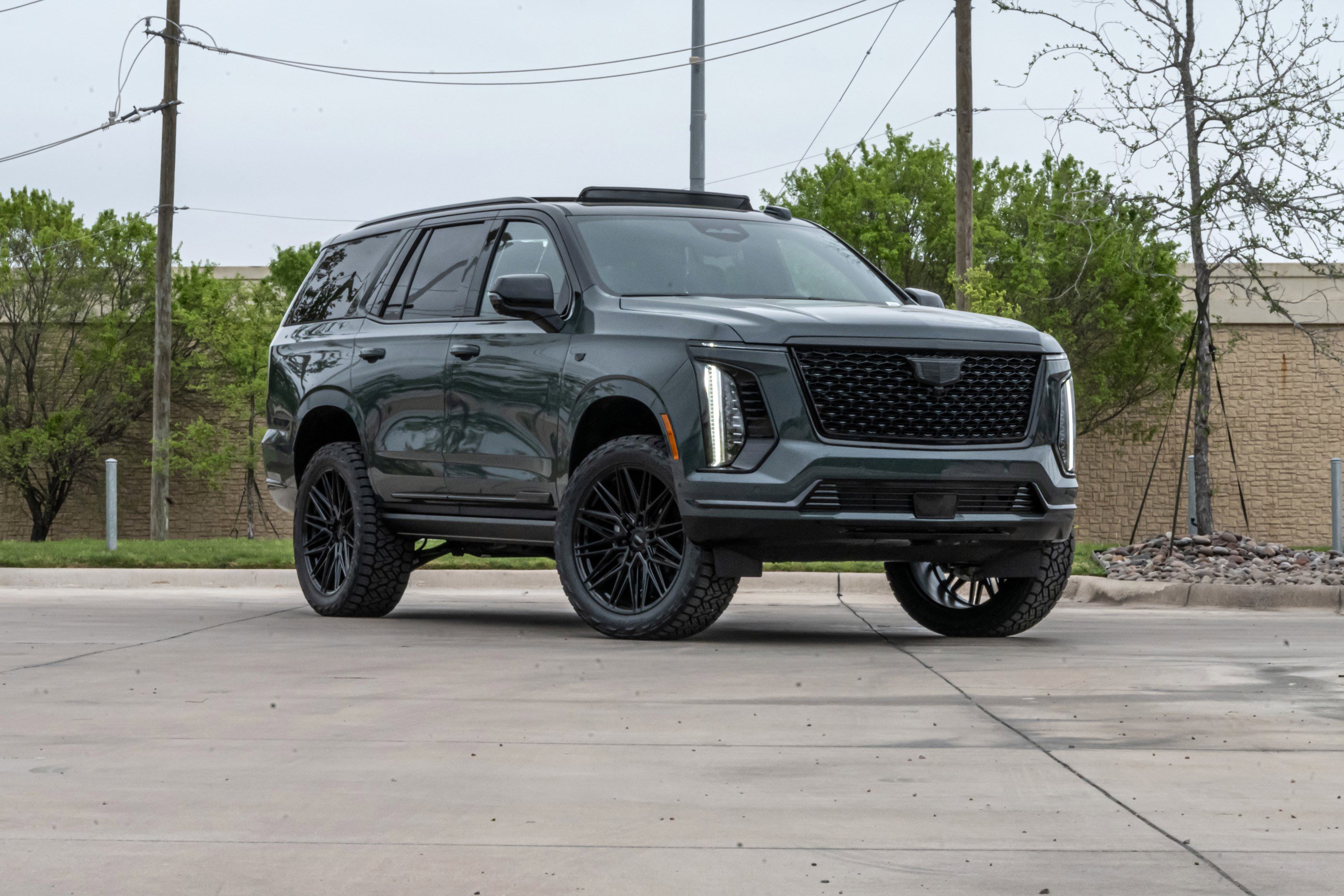 Used 2026 Cadillac Escalade Luxury image 2