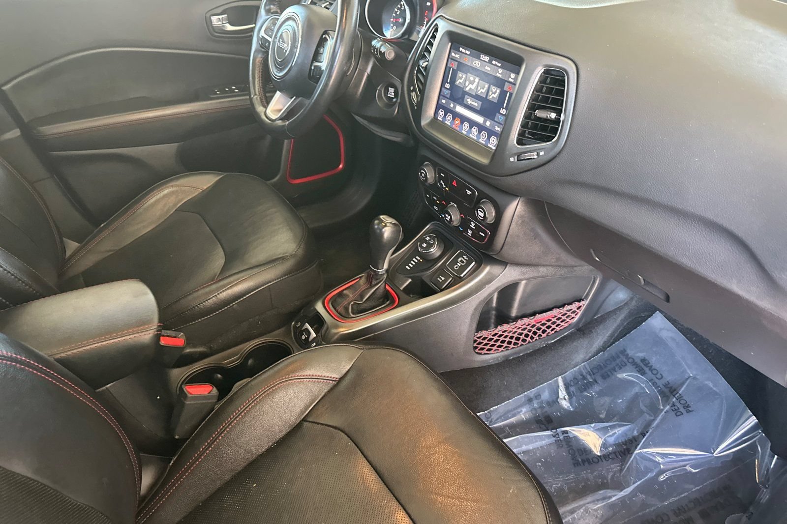 Used 2019 Jeep Compass Trailhawk w/ Leather Interior Group AWD/4WD image 16
