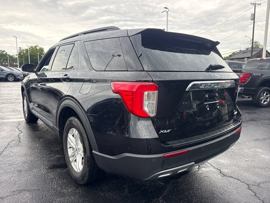 Used 2024 Ford Explorer XLT w/ Equipment Group 202A AWD/4WD image 9