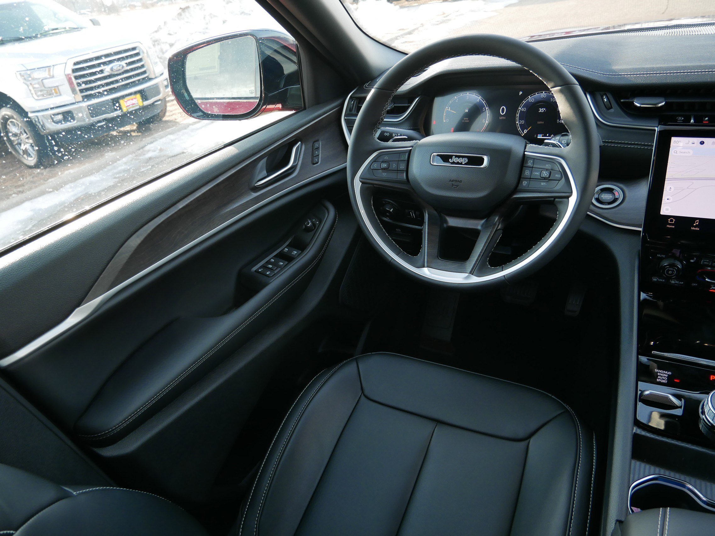 New 2025 Jeep Grand Cherokee L Limited w/ Black Appearance Package image 9