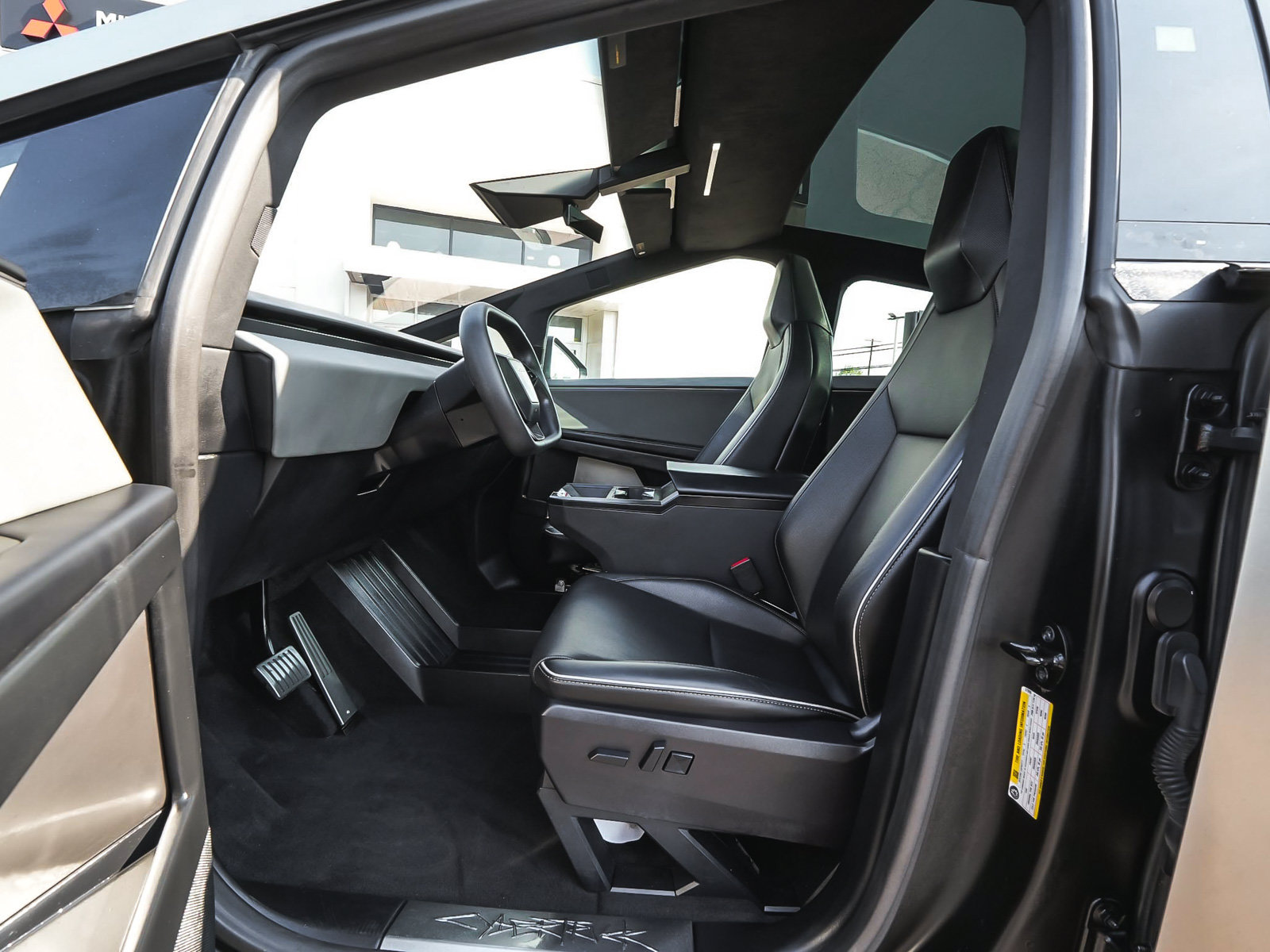 Used 2025 Tesla Cybertruck AWD Crew Cab image 29