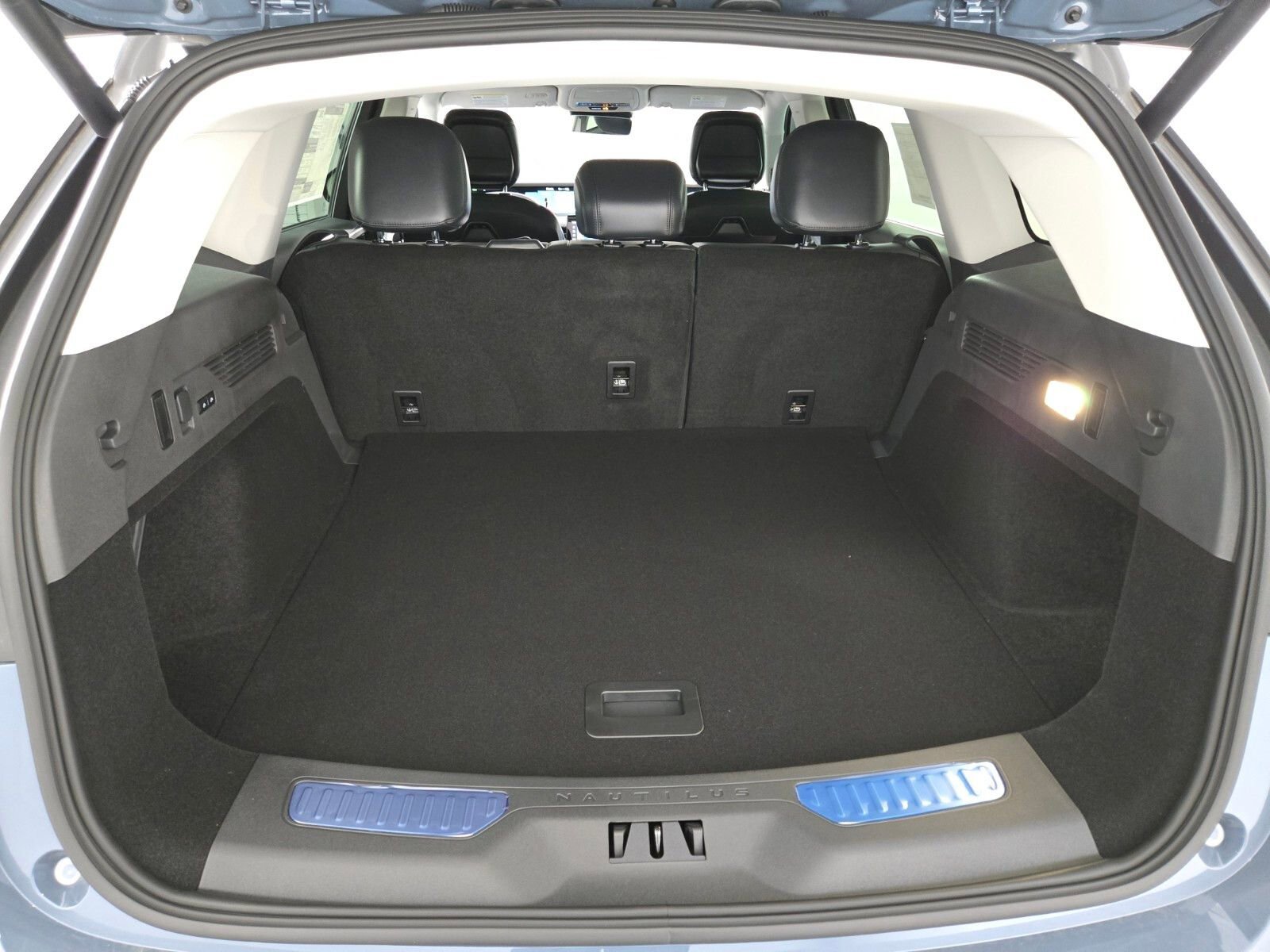 New 2026 Lincoln Nautilus Premier w/ Jet Appearance Package image 17