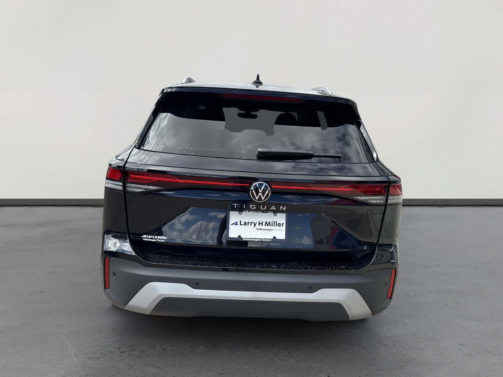 New 2026 Volkswagen Tiguan S image 9