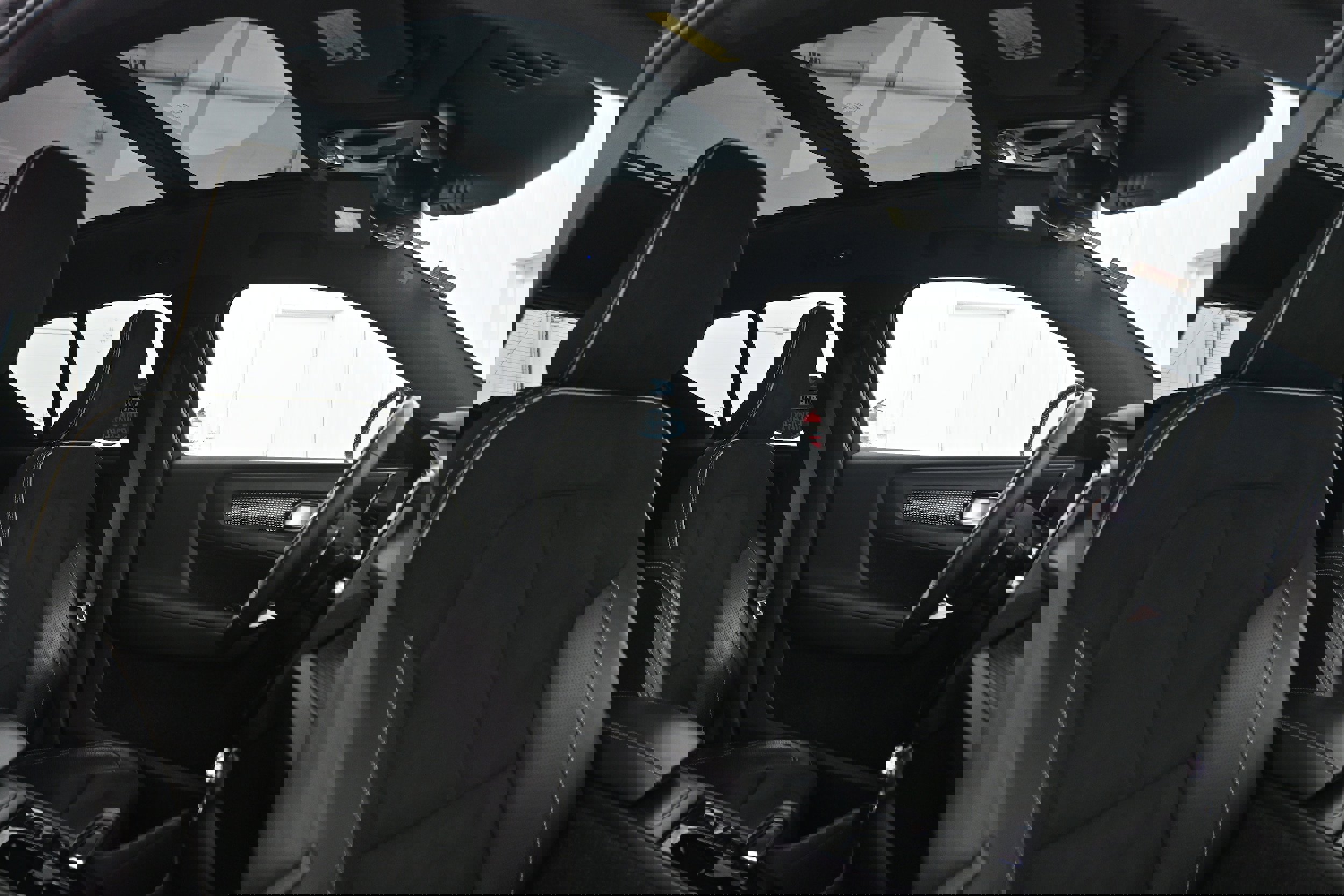 Used 2020 Volvo XC40 T5 R-Design image 37