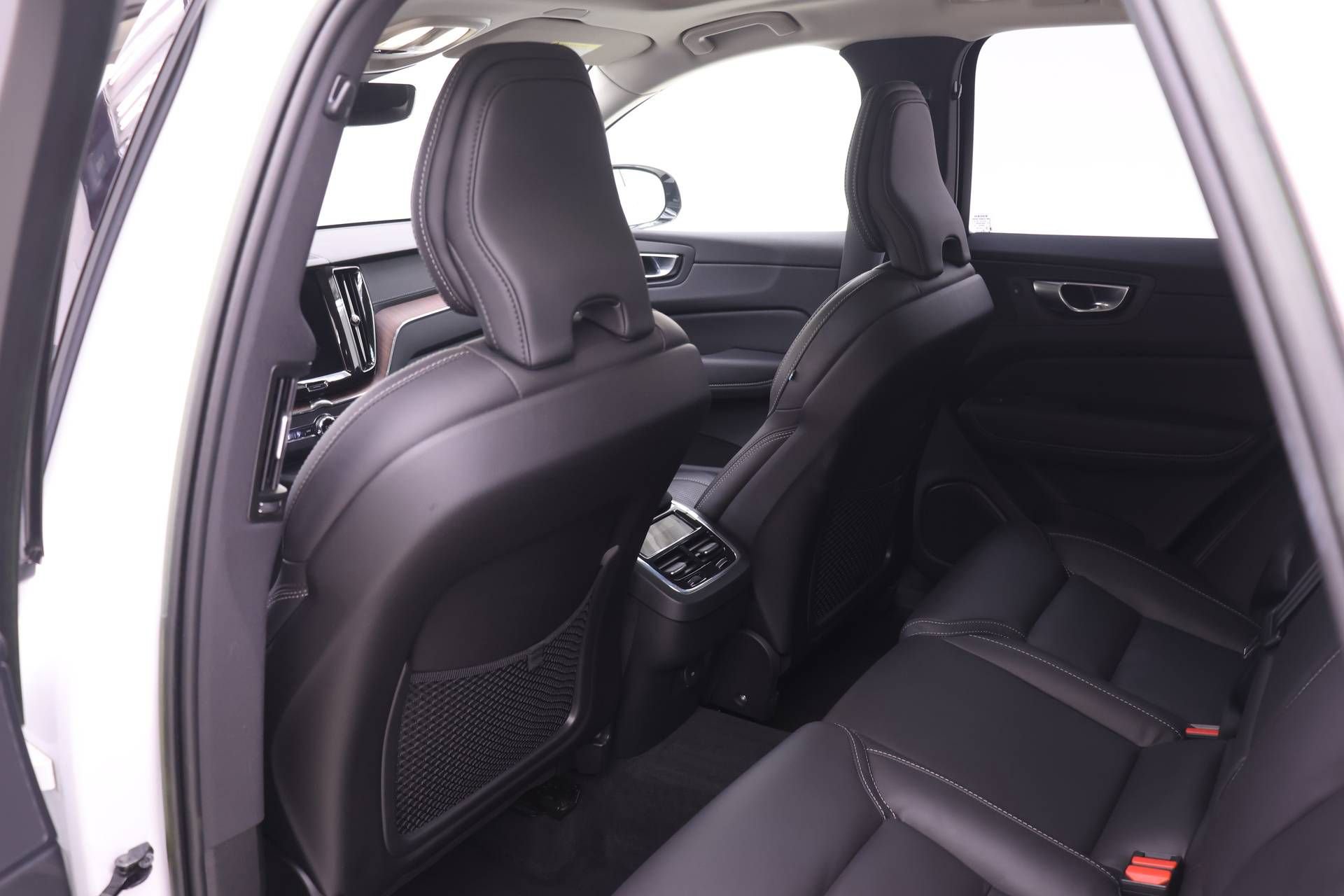 Used 2023 Volvo XC60 B5 Ultimate w/ Climate Package AWD/4WD image 13