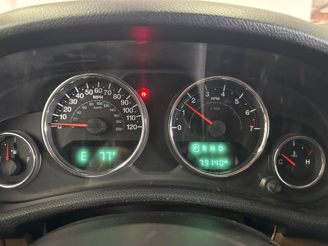 Used 2015 Jeep Wrangler Sahara image 13