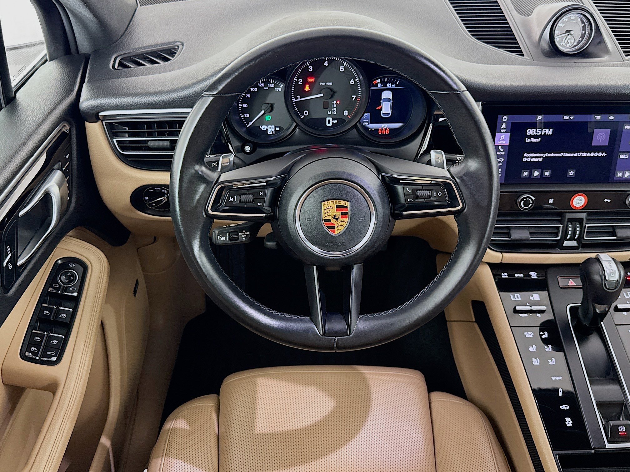 Used 2023 Porsche Macan AWD/4WD image 15