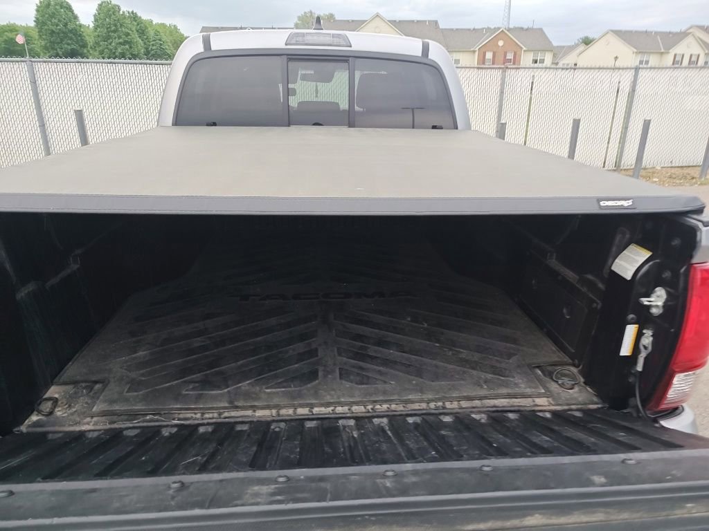 Used 2021 Toyota Tacoma SR AWD/4WD image 5