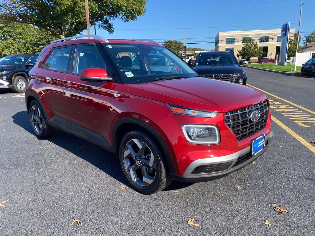 Certified 2024 Hyundai Venue Limited FWD image 1