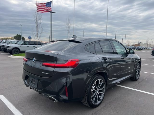 Used 2022 BMW X4 xDrive30i w/ M Sport Package 2 AWD/4WD image 5