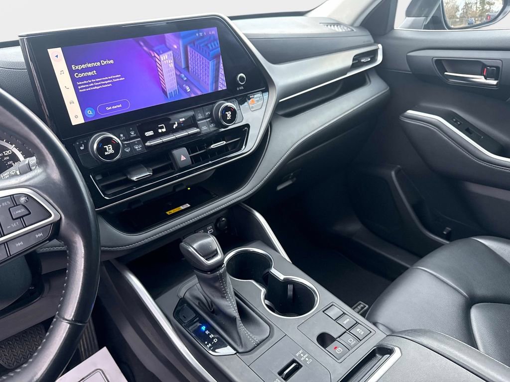 Used 2023 Toyota Highlander XLE image 22