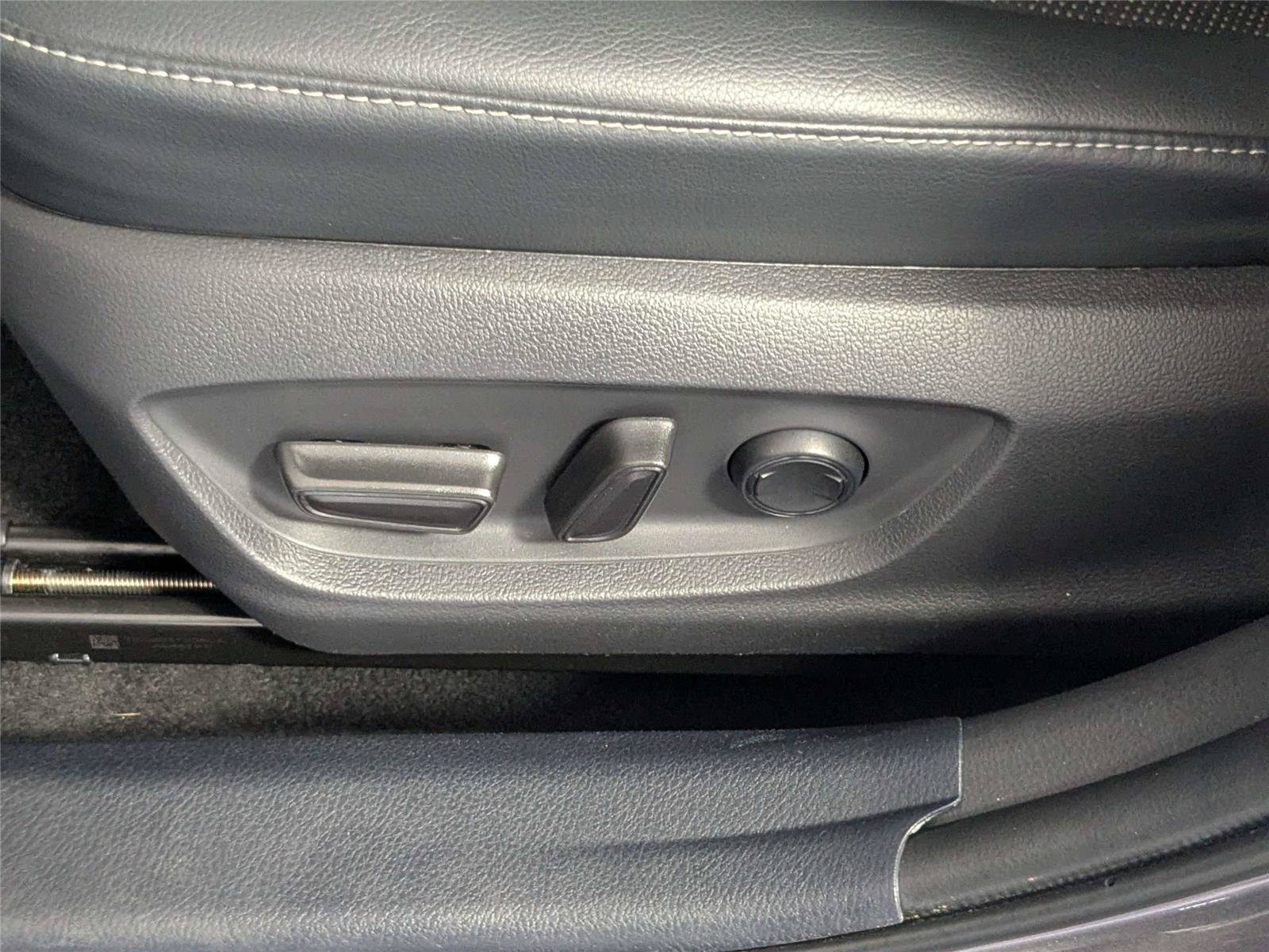 Certified 2020 Toyota Camry XSE FWD image 14