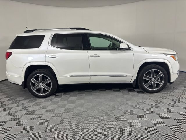 Used 2018 GMC Acadia Denali w/ Technology Package AWD/4WD image 37