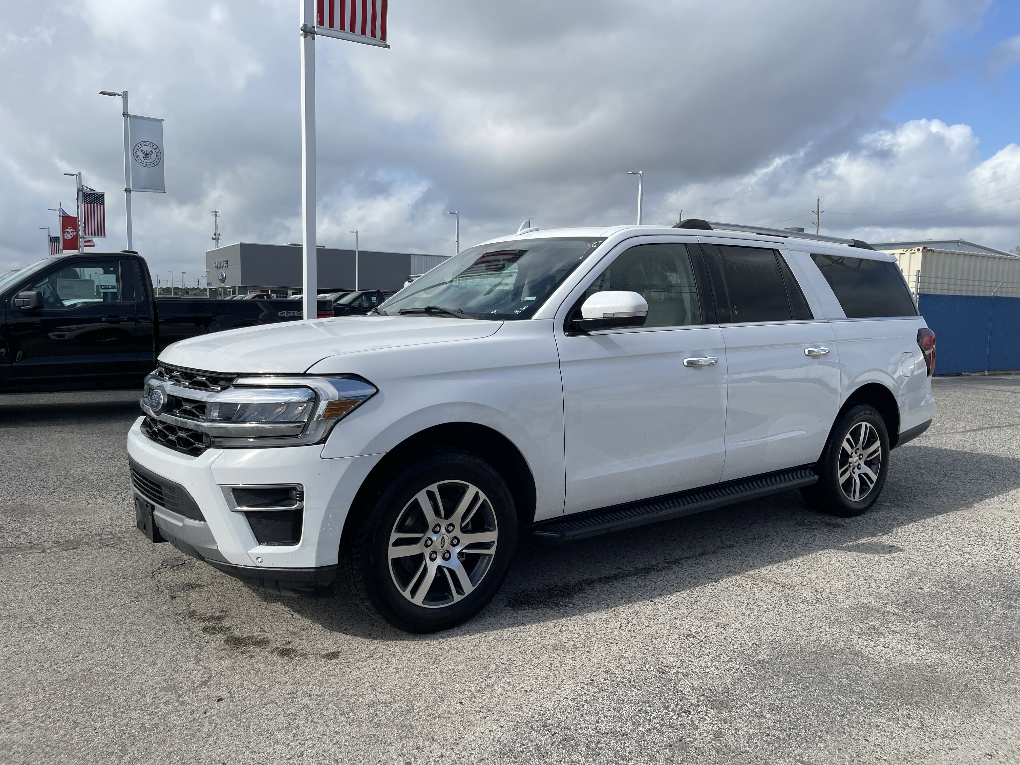 Used 2024 Ford Expedition Max Limited image 4