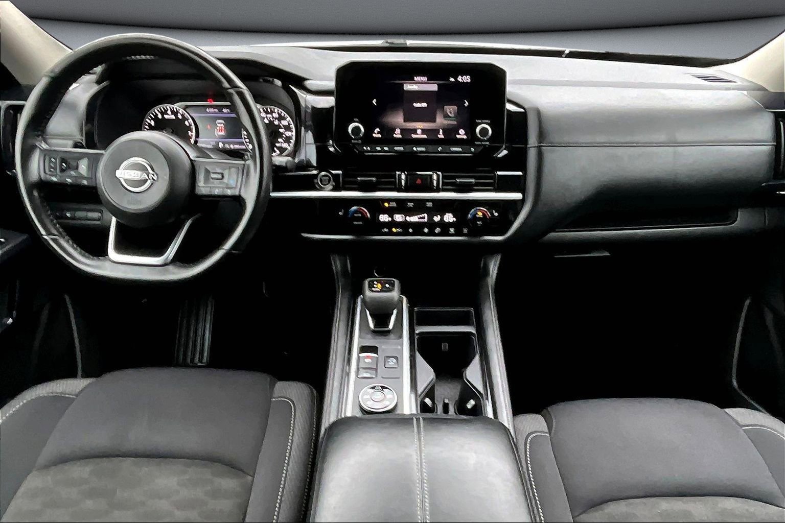 Used 2024 Nissan Pathfinder SV image 7