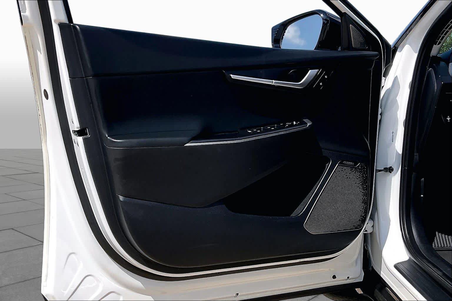 Used 2022 Kia EV6 Wind RWD image 19