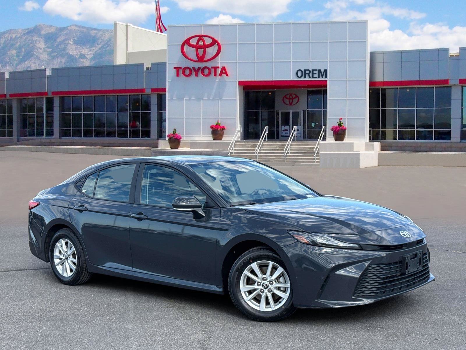 Used 2025 Toyota Camry XLE AWD/4WD video 1
