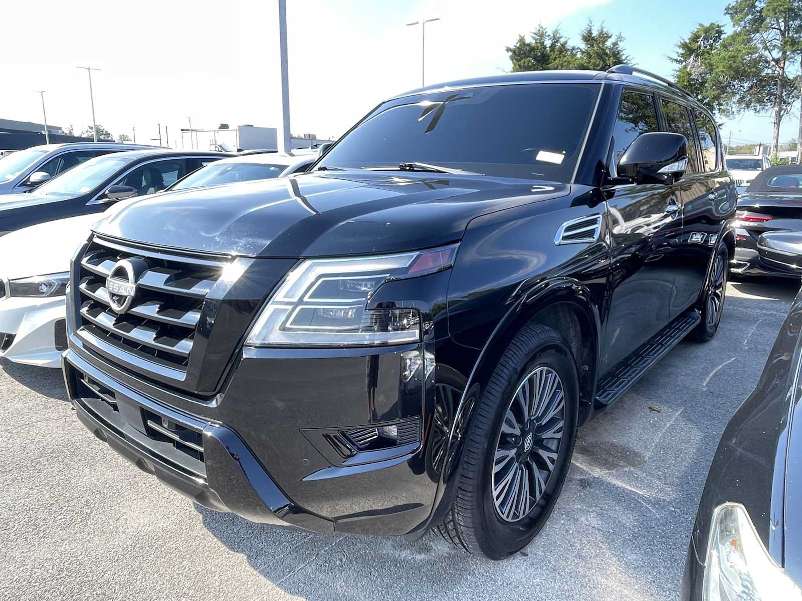 Used 2023 Nissan Armada SL w/ Midnight Edition Package AWD/4WD image 3