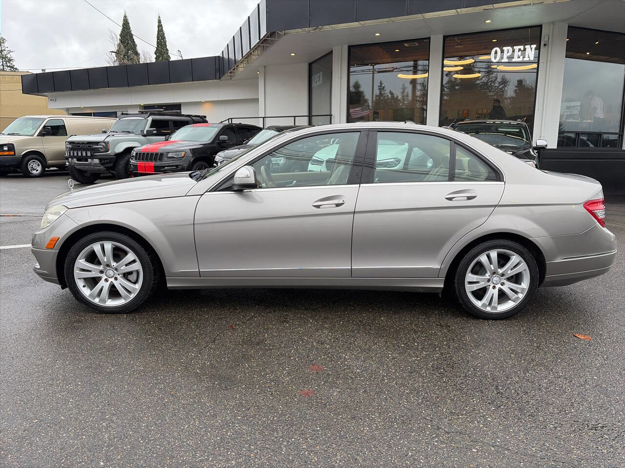 Used 2008 Mercedes-Benz C 300 Sedan image 2