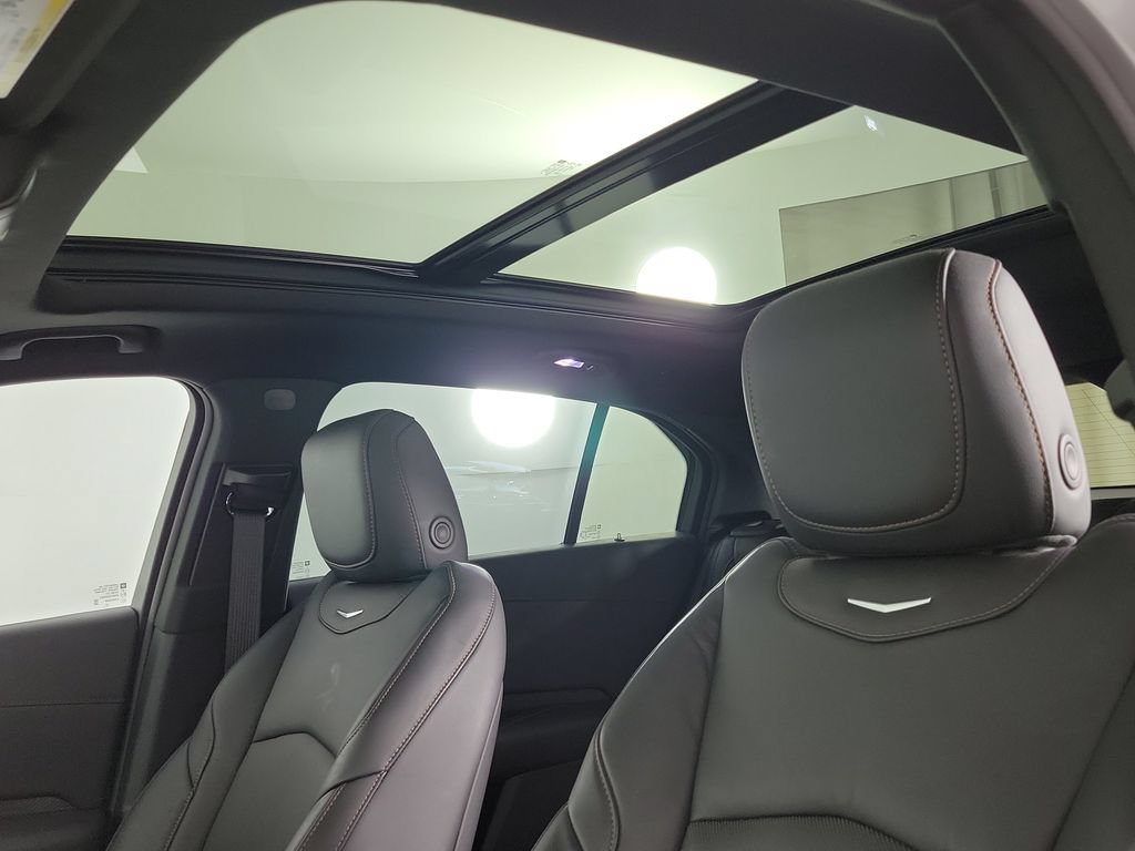Used 2023 Cadillac XT4 Sport AWD/4WD image 33