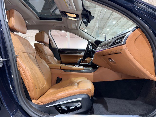 Used 2016 BMW 750i xDrive AWD/4WD image 64