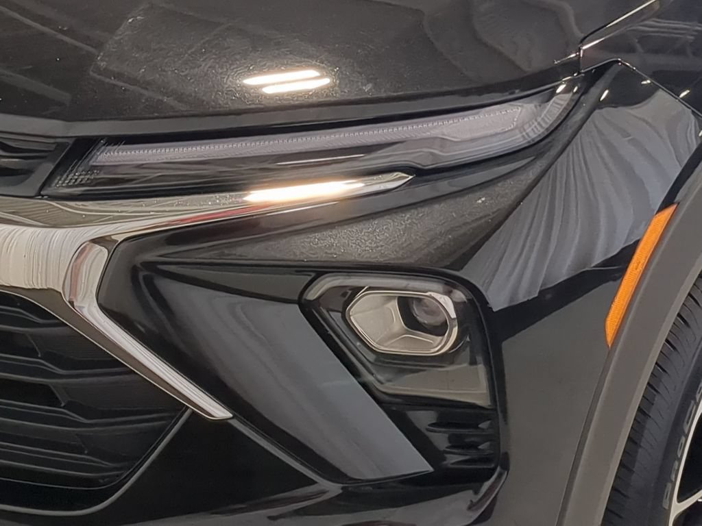 Used 2025 Chevrolet TrailBlazer LT FWD image 14