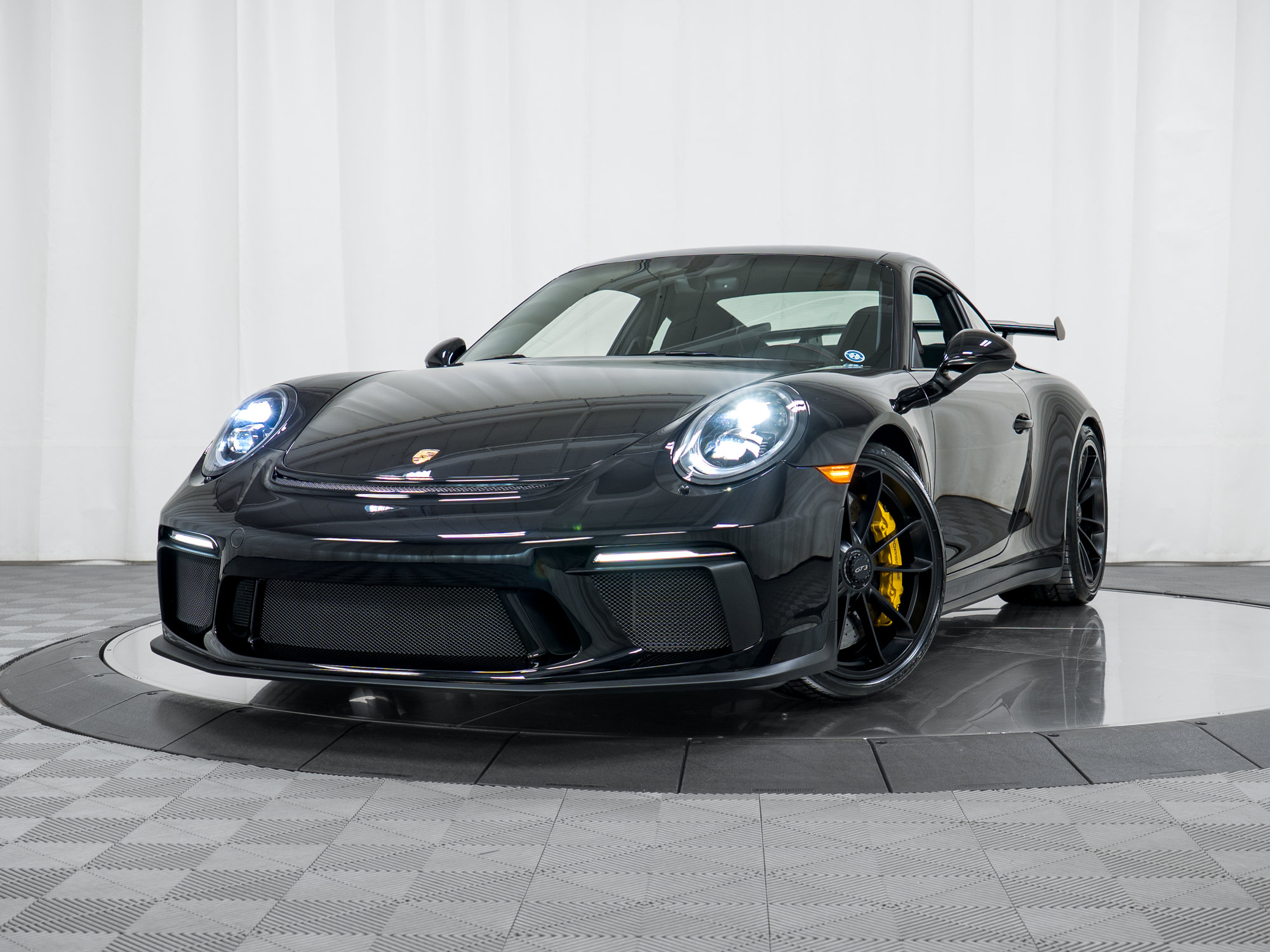 Certified 2018 Porsche 911 GT3 RWD image 43