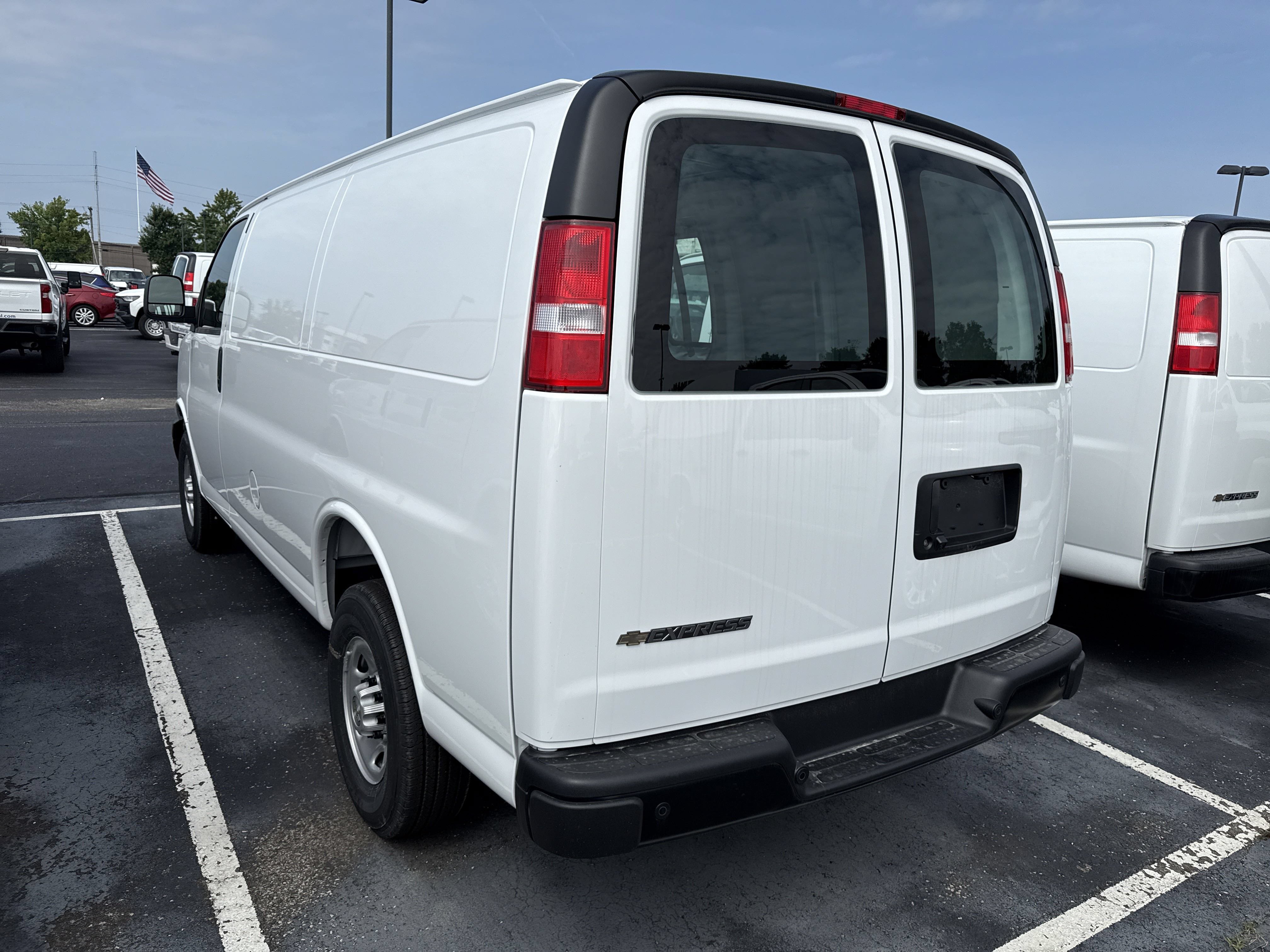 New 2025 Chevrolet Express 3500 w/ Driver Convenience Package RWD image 5