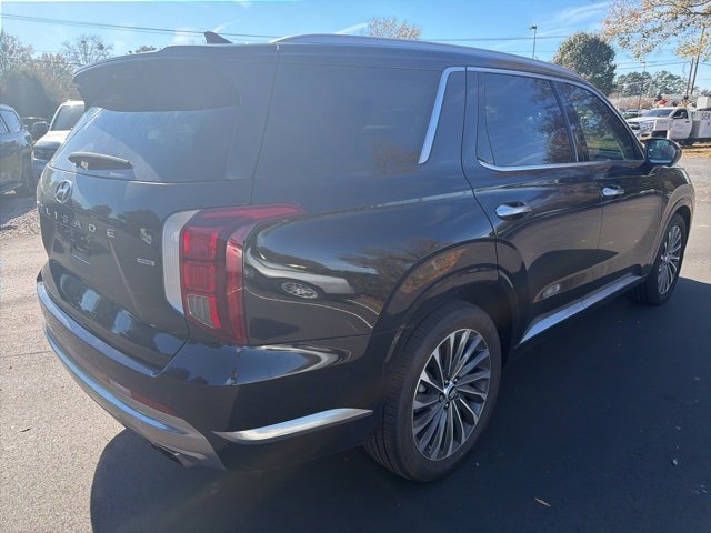 Used 2024 Hyundai Palisade Calligraphy image 3